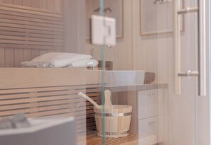 Douche, sèche-cheveux, serviettes fournies