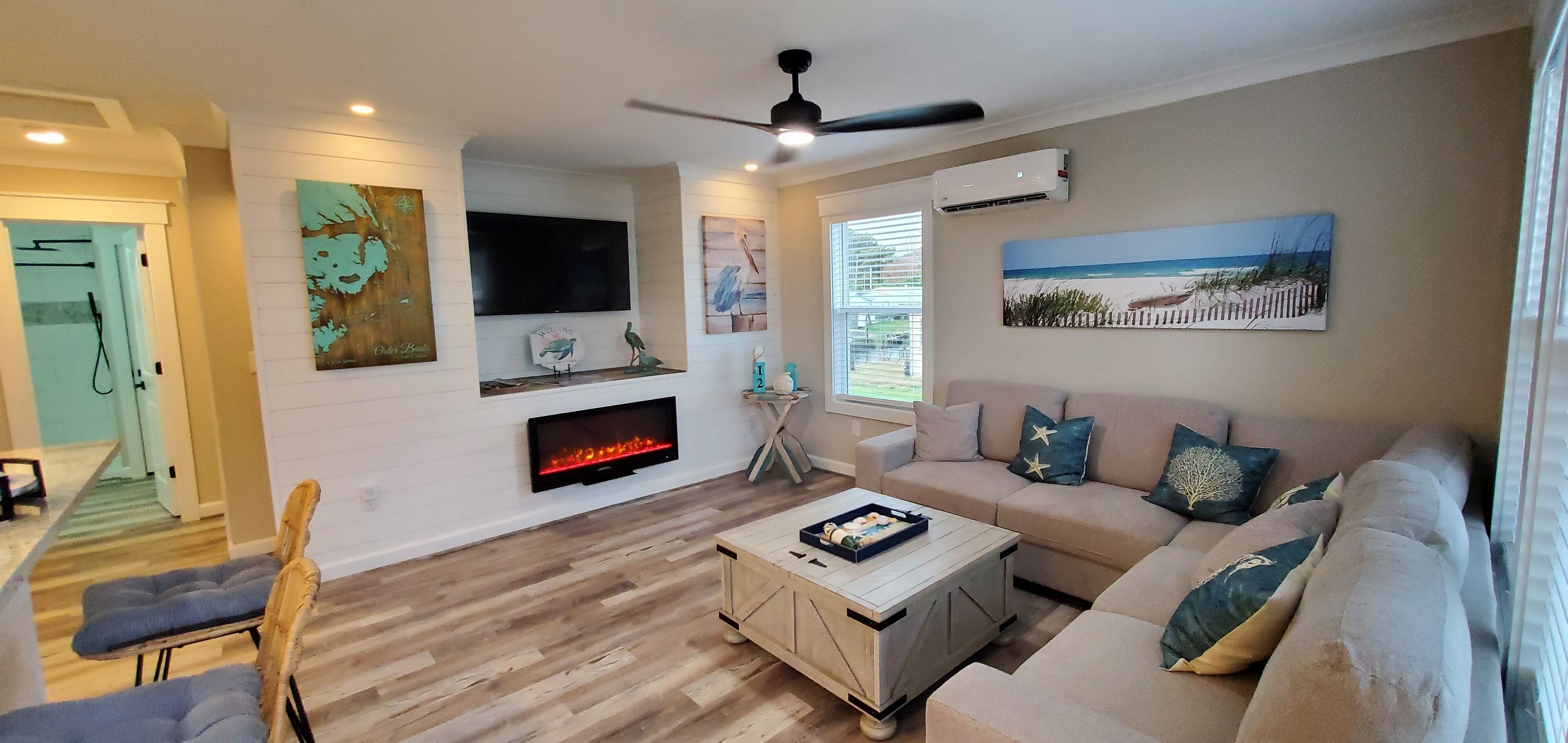 Barefoot Bungalow - 1 BR on Canal! - 15 Miles from OBX