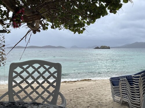 Sapphire Beach; St Thomas USVI; Sleep 4; STEPS FROM BEACH
