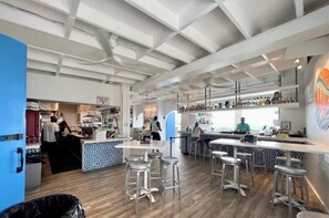 Dining - Sapphire Beach; St Thomas USVI; Sleep 4; STEPS FROM BEACH (St Thomas)