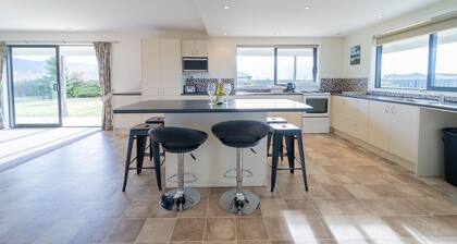 Acheron Homestead - Te Anau Holiday Home