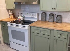 Fridge, microwave, oven, stovetop - Charming 1930's Euclid Ave Bungalow (Laurel)