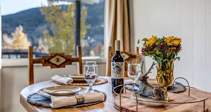 ⛷️Mountain Home☀️ Hot Tub ⛰️Walk to Downtown Frisco✨$Zero Cleaning & Pet Fees