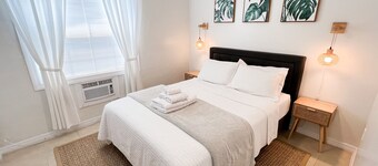 Private cozy Suite // BEACH within 5 miles