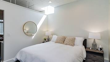 1 slaapkamer, een strijkplank/strijkijzer, gratis wifi, beddengoed