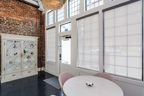 Dining - Luxury Studio Loft in theatre district BHM (Birmingham)