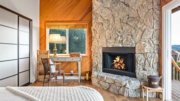 3 bedrooms, iron/ironing board, travel crib, free WiFi