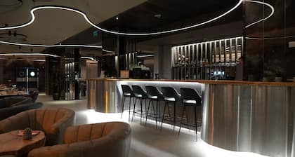 Aniroc Signature Hotel