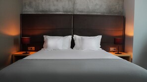 Superior tweepersoonskamer, 1 slaapkamer | Luxe beddengoed, donzen dekbedden, pillowtop-bedden, een minibar