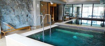 Aniroc Signature Hotel