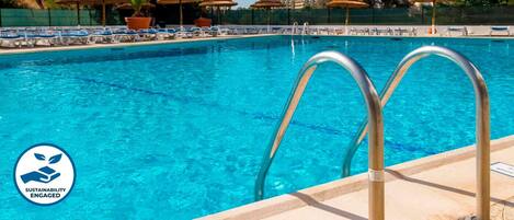 Piscina coperta, piscina all'aperto