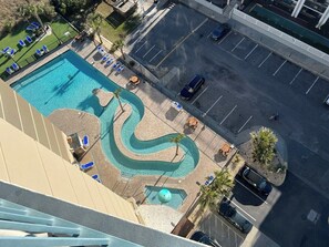 من حمّامات السباحة المغطاة، حمّام سباحة مُدفَّأ