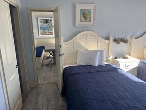 1 slaapkamer, een strijkplank/strijkijzer, gratis wifi, beddengoed