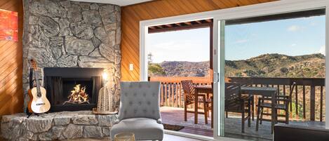 TV connectée, cheminée