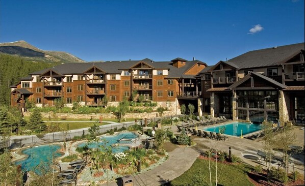 Exterior - Prime Ski Season March 19 - 26th, 2 Bedroom Suite Grand Timber Lodge, sleeps 8 (Breckenridge)