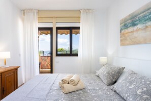 2 室のベッドルーム、アイロン / アイロン台、WiFi (無料)、ベッドシーツ