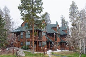 House (Soda Springs 1 Bedroom Townhome) | Exterior