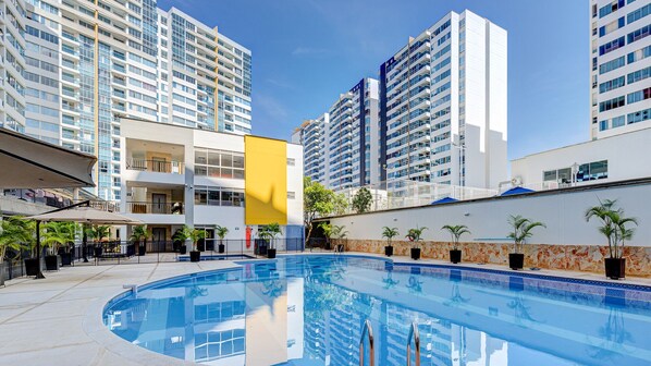 Outdoor pool - Lujoso Apartamento Esperando por ti (Bucaramanga)