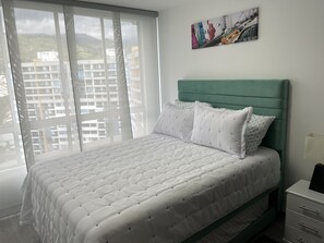 3 slaapkamers, een bureau, een strijkplank/strijkijzer, gratis wifi