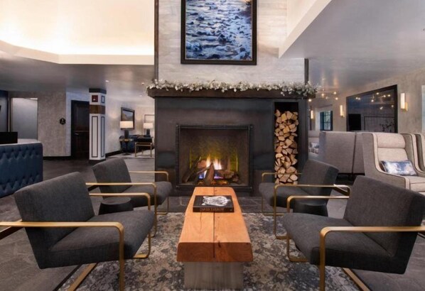 Studio (Vail Village King Hotel Room) | Exterior