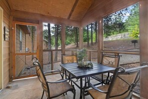 Outdoor dining - Comfy Cabin with 4 King Suites Near SDC & Golf  > Infinity Game Table (Branson West)