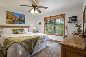 4 bedrooms, iron/ironing board, travel cot, free WiFi