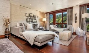 Exterior - 4 Bedroom + Den Luxury Residence at Solaris Residences (Vail)