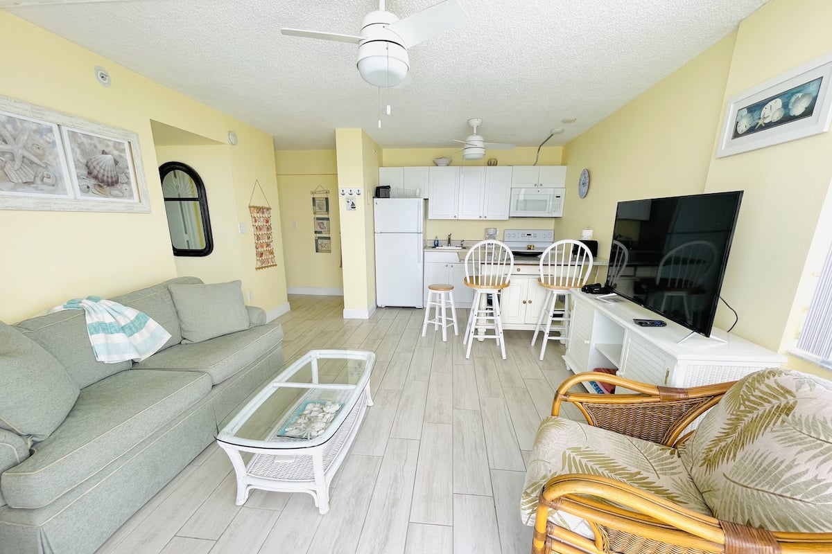 Premier Condo, 1 King Bed with Sofa bed | Living area | 38-inch flat-screen TV with cable channels, TV