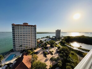 Condo premier, 1 cama King e sofá-cama | Terraço/pátio
