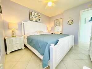 Premier Condo, 1 King Bed with Sofa bed | Free WiFi, bed sheets - Lovers Club Beach Club (Fort Myers Beach)