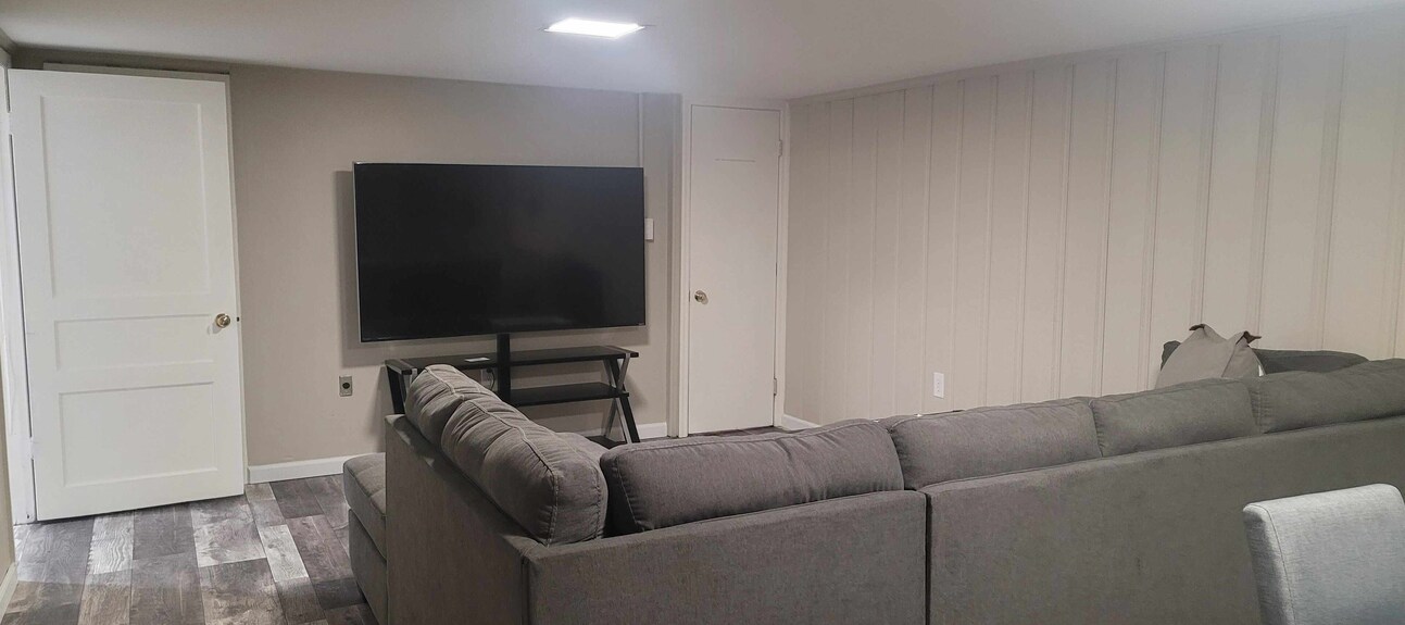 Spacious And Serene Basement - McMinnville, TN