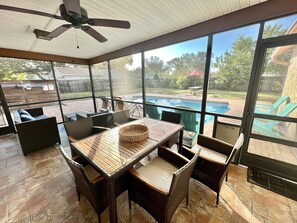 Outdoor dining - Dream Vacation Home w/heated pool near Clearwater&St. Pete/beaches quiet (Seminole)