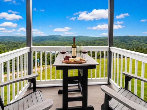 ML254 EZ Slope Access! 1BR/1BA Close to Village EZ Parking Wi-Fi CLEAN!