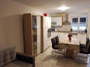 Kjøleskap, ovn og oppvaskmaskin