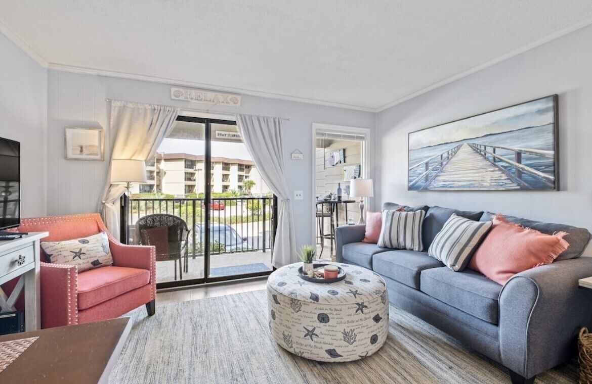 Here Comes the Sun - Beautifully Renovated Ocean Villa! Just steps to the Beach!