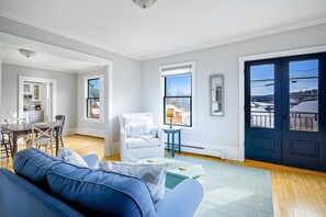 تلفزيون، كُتُب