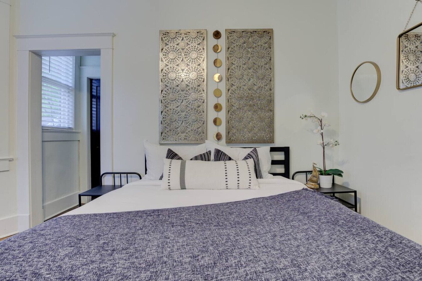 1 bedroom, desk, iron/ironing board, WiFi