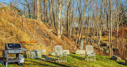 Waterfront, walkable home with beautiful kitchen & washer/dryer - dog-friendly