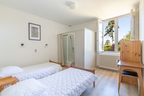 6 chambres, lit parapluie, Wi-Fi gratuit, draps fournis