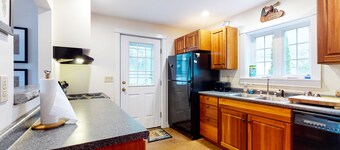 Gorgeous water-view home & attached apartment with washer/dryer