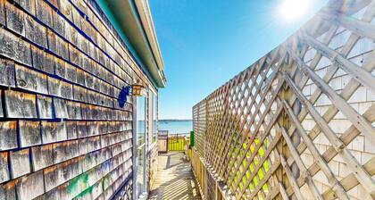 Waterfront home with ocean views, beach access, AC & washer/dryer - dog-friendly