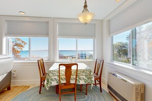 Dining - Waterfront home with ocean views, beach access, AC & washer/dryer - dog-friendly (Rockland)