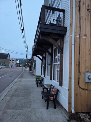 Exterior - Riverview Suite (Friendsville)