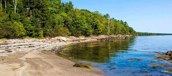 Oceanfront home with water views - central AC, washer/dryer & beach access