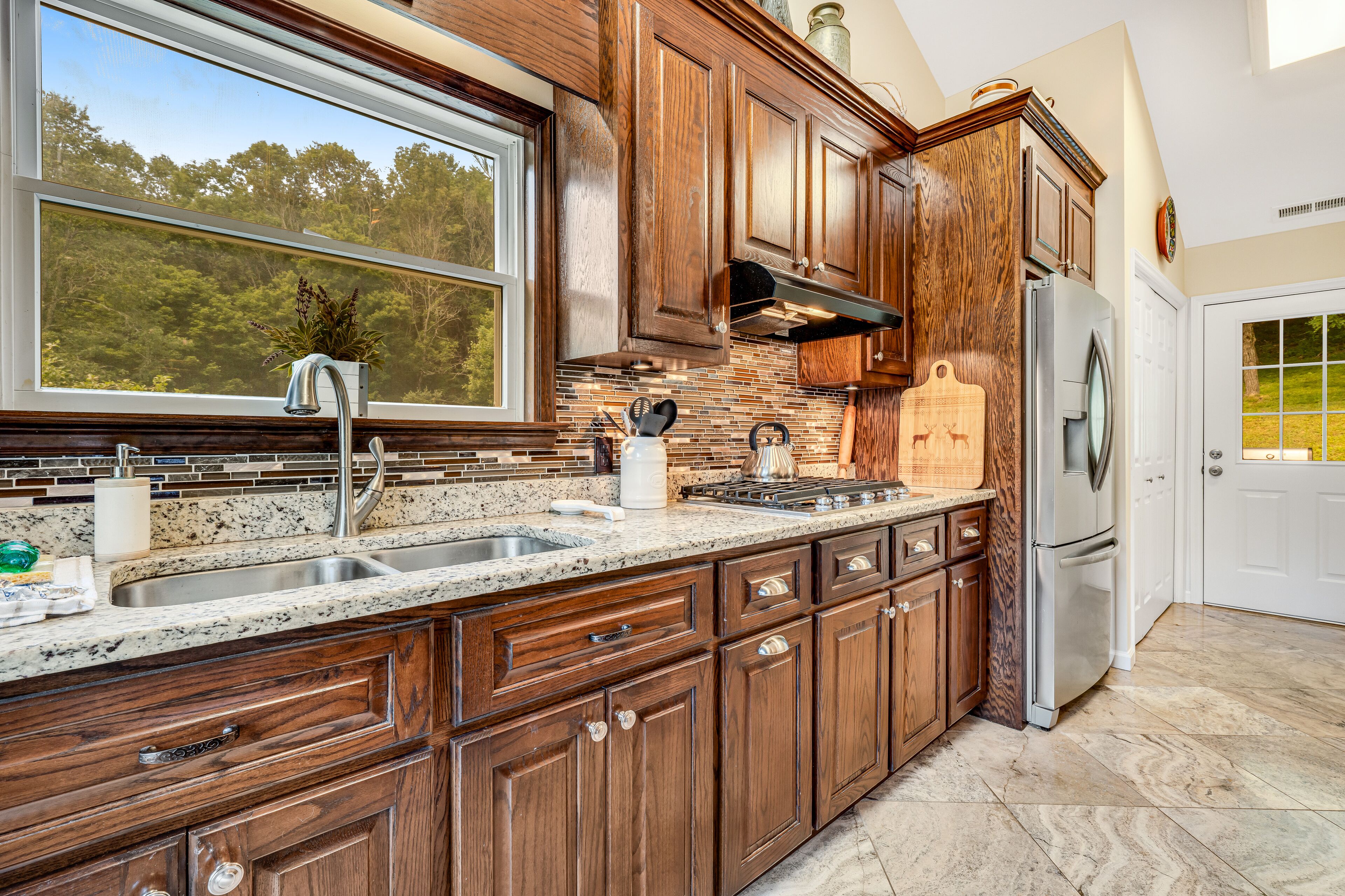 ثلاجة، ميكروويف، فرن، موقد طهي مسطح