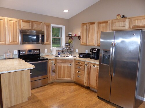 Dream Ridge Lodge - Spacious, Private and Centrally Located