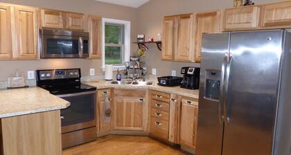 Dream Ridge Lodge - Spacious, Private and Centrally Located