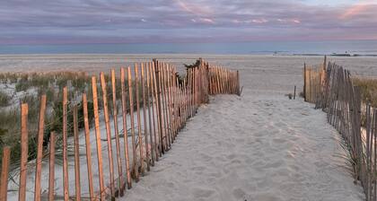 Cozy House less than two miles from Ocean Beaches