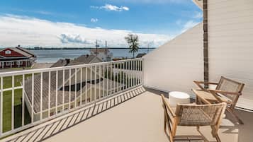 Panorama kamer, 1 kingsize bed, uitzicht op meer | Terras