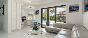 Tropical Paradise deluxe villa